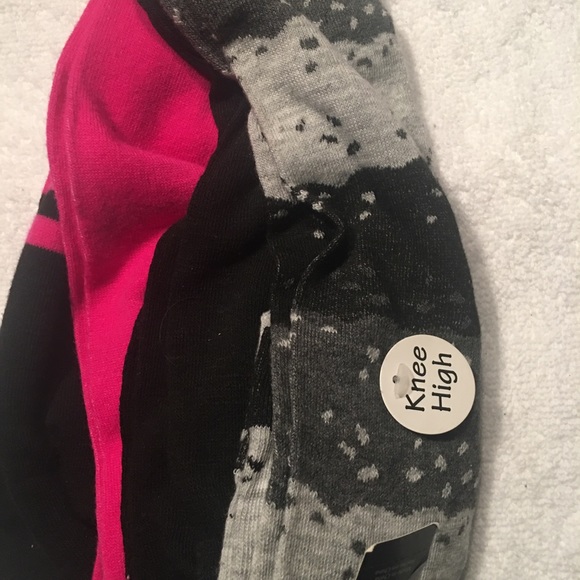 NWT 4 pairs of knee high socks no boundaries - Picture 2 of 5